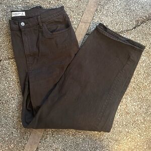 Abercrombie & Fitch jeans size 31/12. Brown “the 90s relaxed jean high rise”.